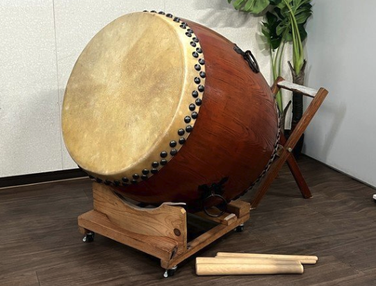 和太鼓 長太鼓 欅胴系 無垢削り出し 両面張り 並鋲 無垢材