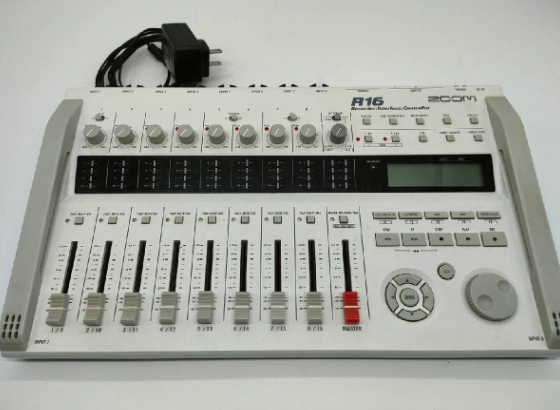 ズーム R16 Multitrack Recorder レコーダー レコーディング オーディオインターフェース